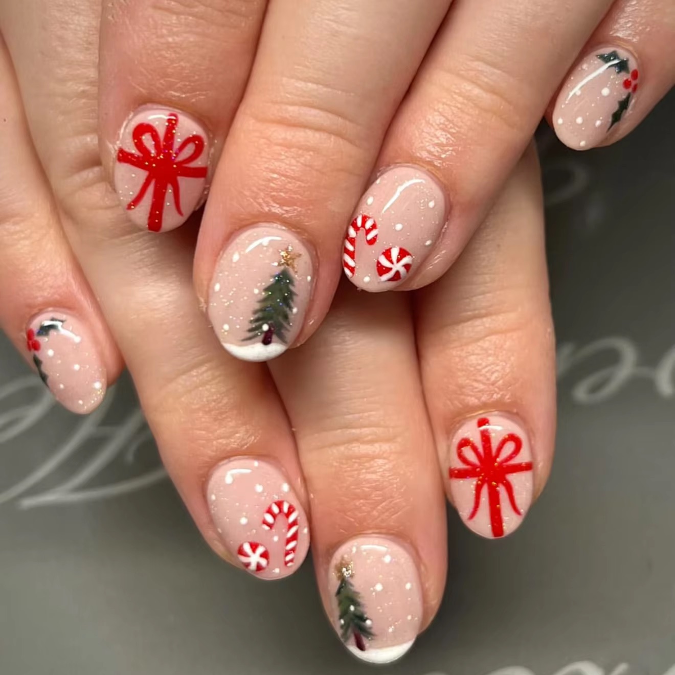 Short Round Press On Nails Chr - огляд і ціна Christmas Tree Artificial
